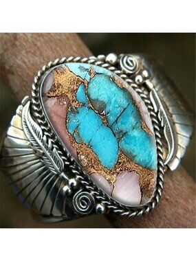 A vintage gorgeous Women's fashion ring is perfect for anniversaries and